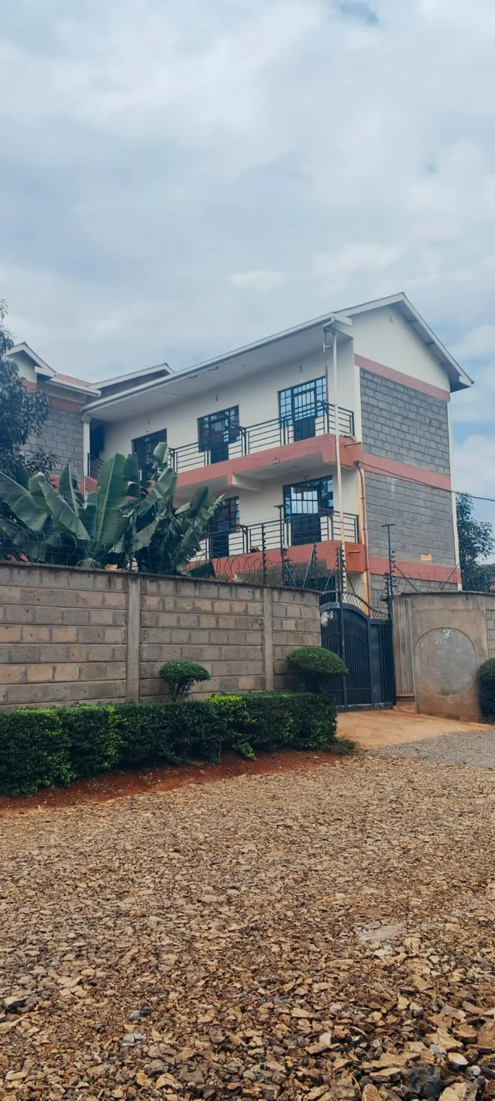 QUEENS AND KINGS HOSTELS - nearby student hostel near DeKUT Nyeri